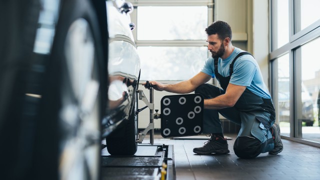 Wheel alignment and tracking